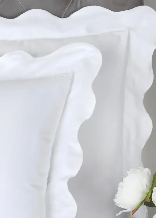 Appletree Boutique Scallop Edge White Duvet Cover Set