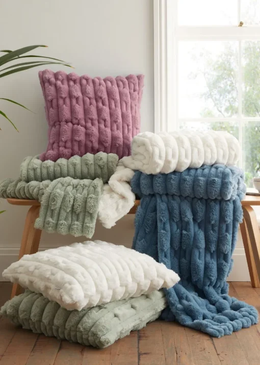 Bianca Fine Linens So Soft Carved Faux Fur Blanket Throw (150x200 cm)