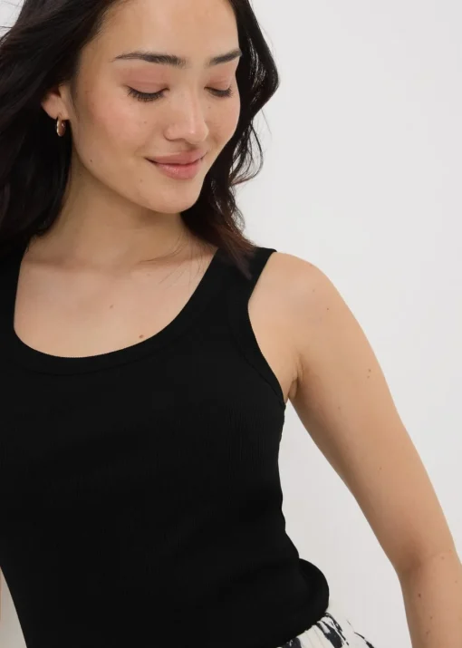 Black Scoop Neck Ribbed Vest