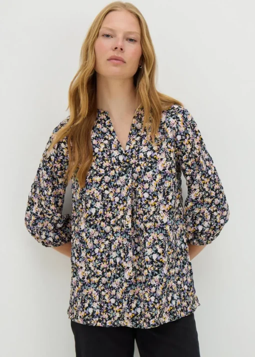 Black Seersucker Floral V-Neck Blouse