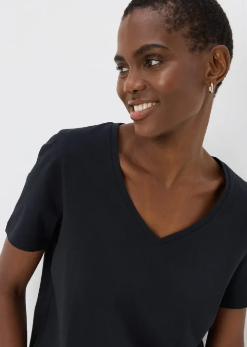Black V-Neck Regular Fit T-Shirt