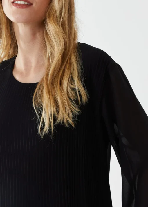Blue Vanilla Black Long Sleeve Pleated Top