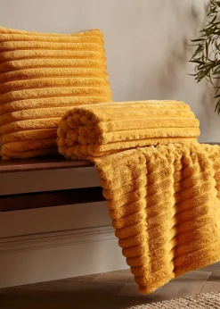 Catherine Lansfield Cosy Ribbed Faux Fur Soft Blanket Throw (130x170 cm)
