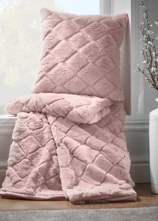 Catherine Lansfield Cosy Diamond Cushion (43x43cm)