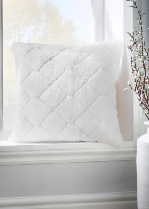 Catherine Lansfield Cosy Diamond Cushion (43x43cm)