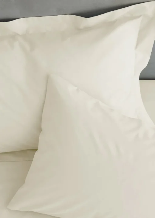 Catherine Lansfield Cream Easy Iron Percale Combed Fitted Sheet