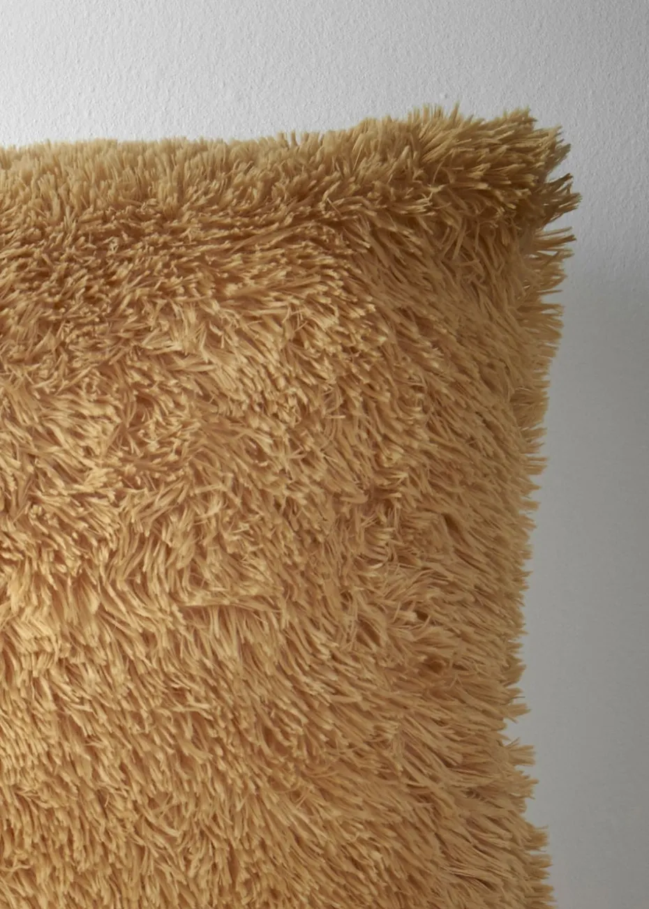 Catherine Lansfield Cuddly Cushion (45x45cm)