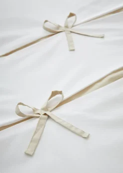 Catherine Lansfield Milo Bow Duvet Cover Set