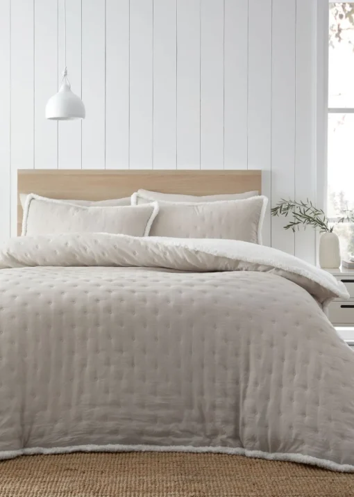 Catherine Lansfield Nori Cream Pinsonic Faux-Shearling Duvet Cover Set