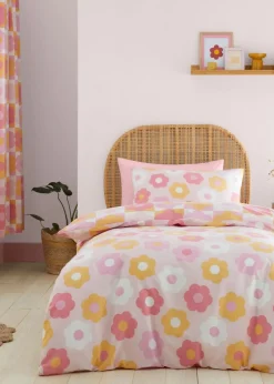 Catherine Lansfield Retro Daisy Reversible Pink Yellow Duvet Cover Set