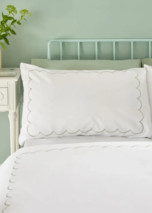 Catherine Lansfield Scallop Border Embroidery Duvet Cover Set