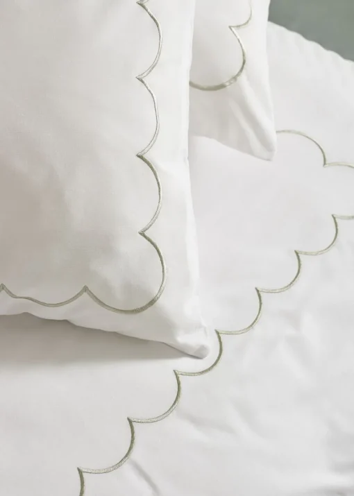 Catherine Lansfield Scallop Border Embroidery Duvet Cover Set
