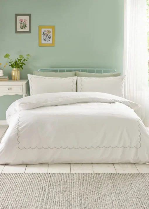 Catherine Lansfield Scallop Border Embroidery Duvet Cover Set