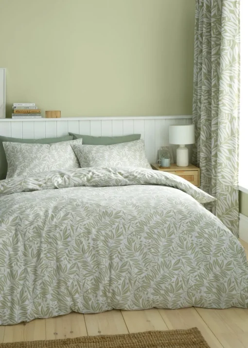 Catherine Lansfield Sorrel Leaf Reversible Duvet Cover Set