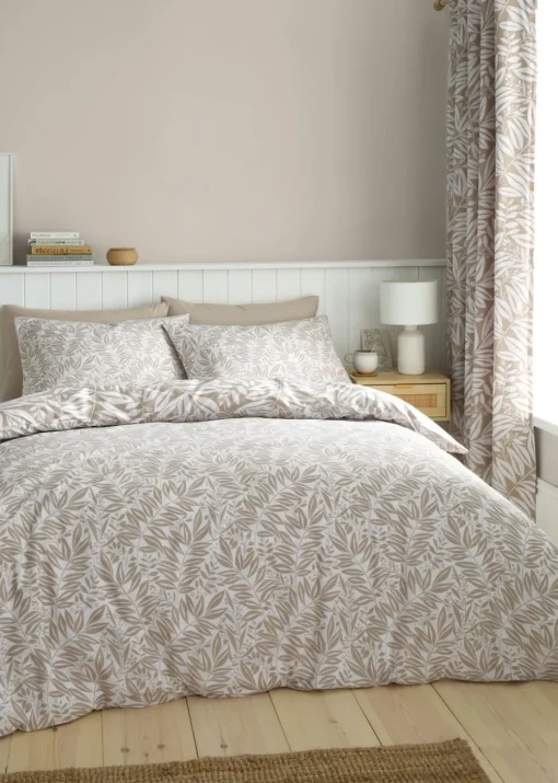 Catherine Lansfield Sorrel Leaf Reversible Duvet Cover Set