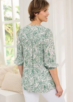 Cotton Traders Mint 3/4 Sleeve V Neck Printed Crinkle Top