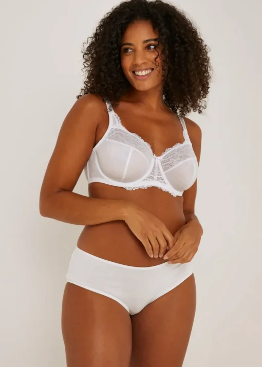 DD+ White Lace Stretch Bra