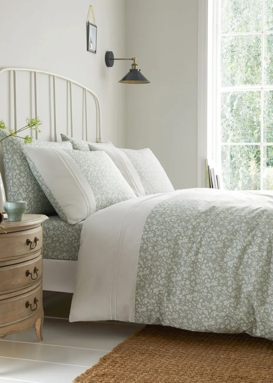 Dreams & Drapes Decorative Tess Green Duvet Cover Set