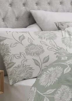 Dreams & Drapes Design Chrysanthemum Green Duvet Cover Set