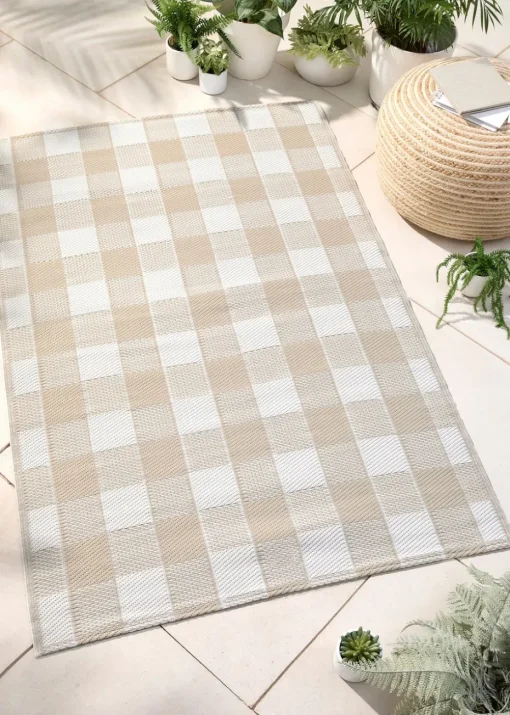 Dreams & Drapes Design Gingham Natural Outdoor Rug