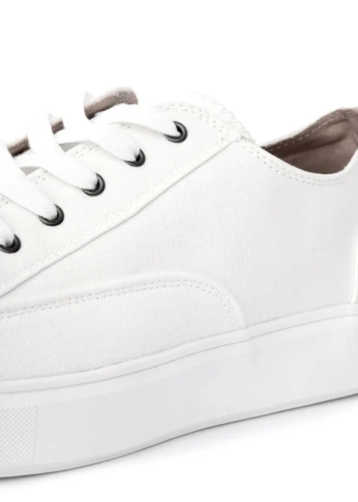 Duck & Cover White Nesta Trainers