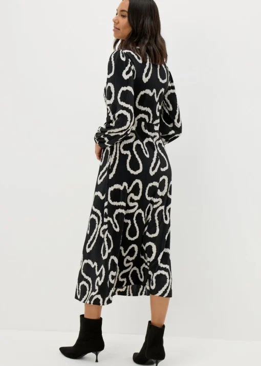 Et Vous Black Plisse Wiggle Print Midi Dress