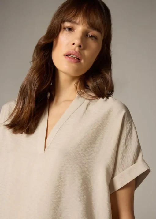 Et Vous Stone Airflow Collared V-Neck Blouse