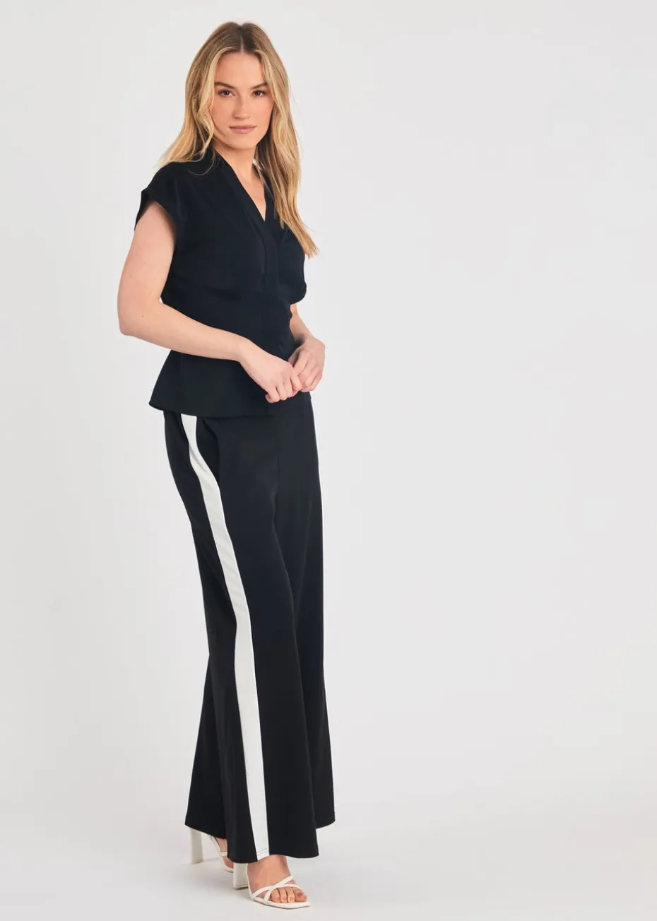 French Connection Black V-Neck Button Up Short Sleeve Crepe Blouse