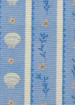 furn. Blue Sea Shells Indoor/Outdoor Table Runner