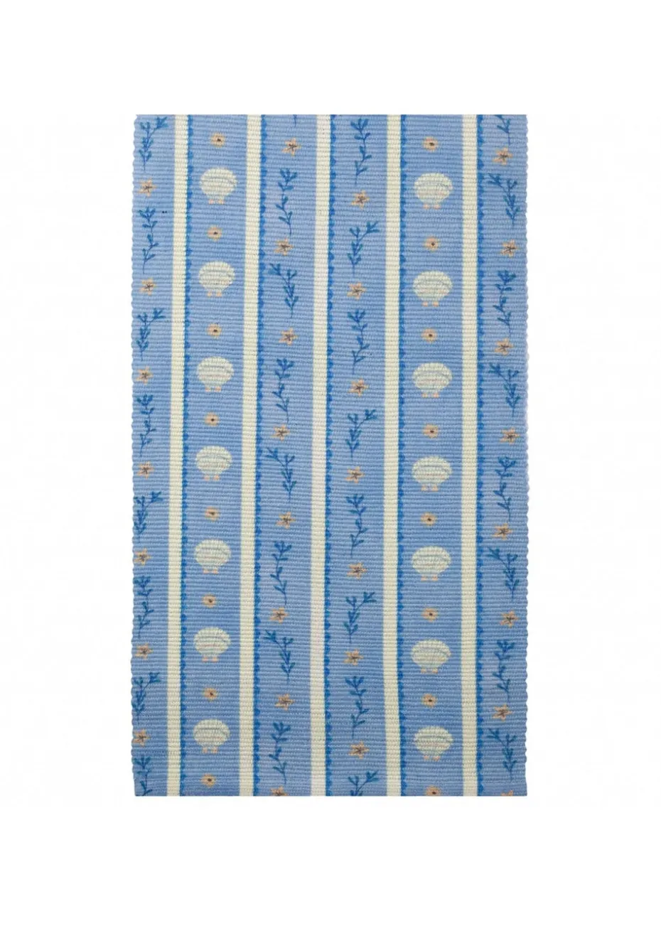 furn. Blue Sea Shells Indoor/Outdoor Table Runner