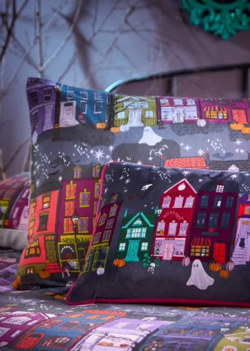 furn. Creepy Town Reversible Duvet Cover Set
