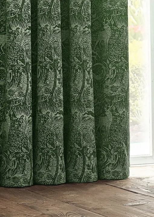 furn. Winter Woods Animal Chenille Eyelet Curtains