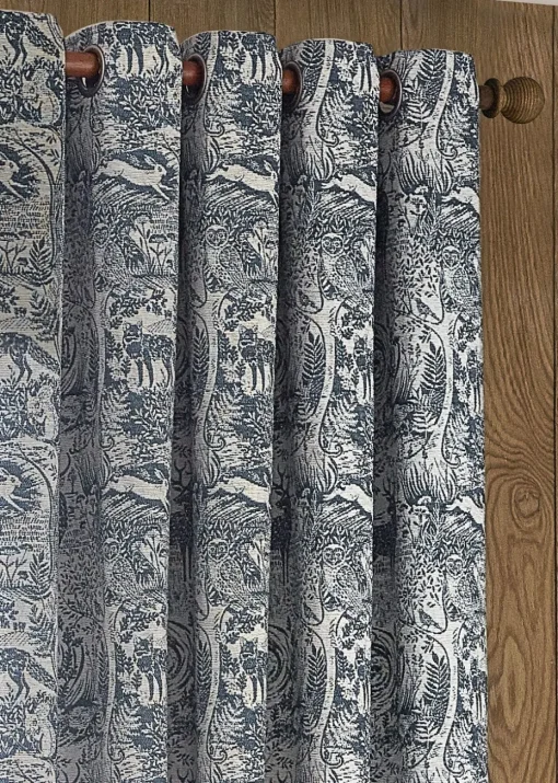 furn. Winter Woods Animal Chenille Eyelet Curtains