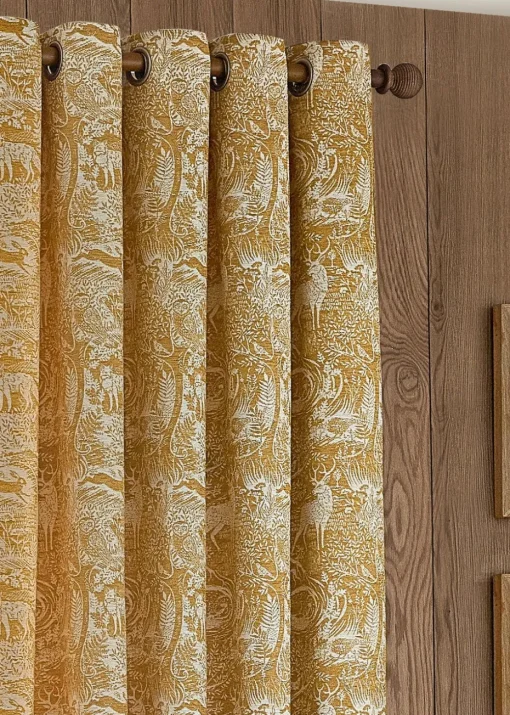 furn. Winter Woods Animal Chenille Eyelet Curtains