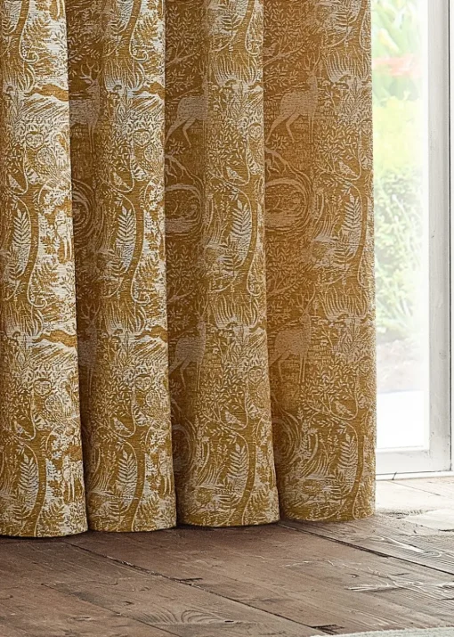 furn. Winter Woods Animal Chenille Eyelet Curtains