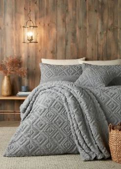 Fusion Snug Romo Grey Pinsonic Fleece Filled Cushion (43cm x 43cm)