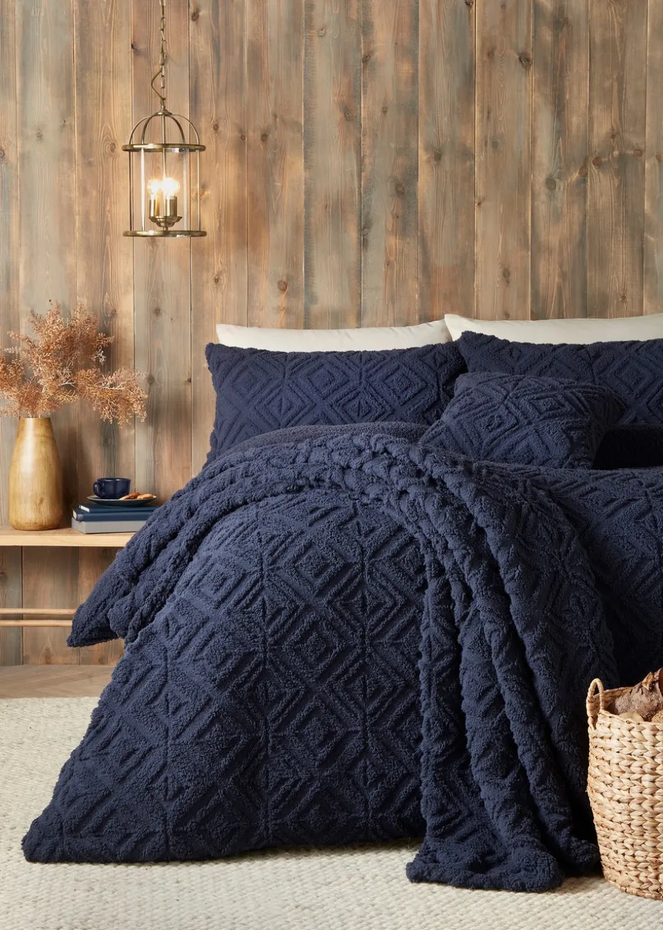 Fusion Snug Romo Navy Pinsonic Fleece Filled Cushion (43cm x 43cm)