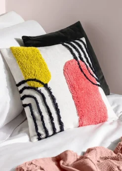 Heya Home Elmer Tufted Filled Cushion (45cm x 45cm x 8cm)