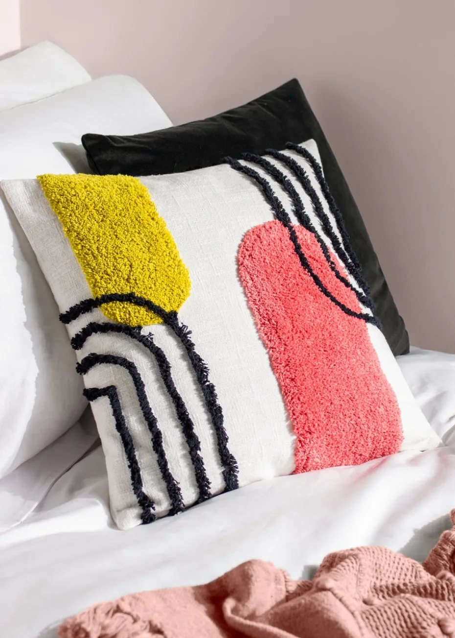 Heya Home Elmer Tufted Filled Cushion (45cm x 45cm x 8cm)