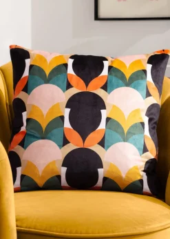 Heya Home Raeya Velvet Filled Cushion (45cm x 45cm x 8cm)