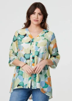 Izabel London Green Printed Curved Hem 3/4 Sleeve Blouse