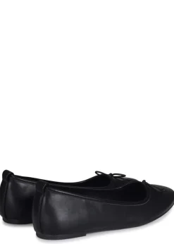Linzi Este Black Faux Leather Pump