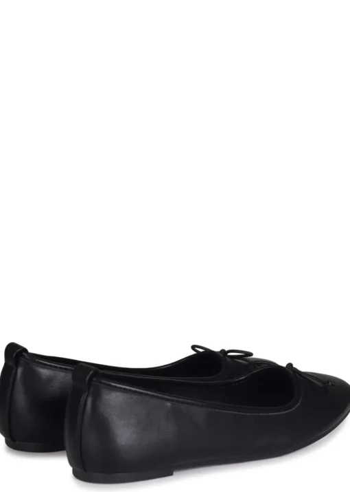 Linzi Este Black Faux Leather Pump