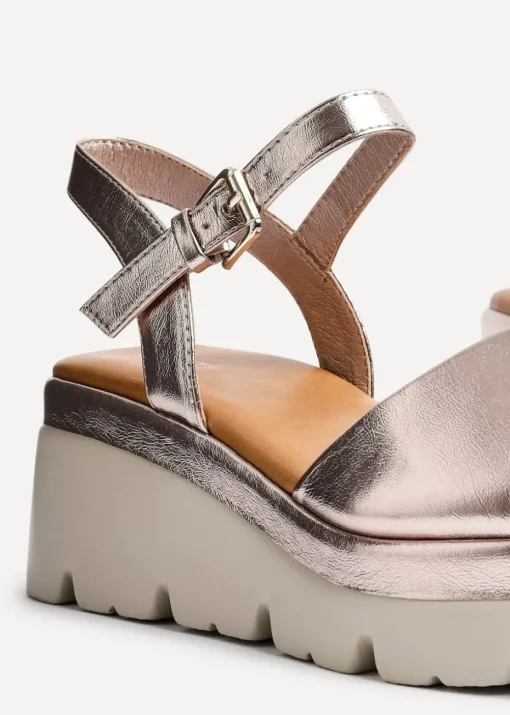 Linzi Nyla Pink Faux Leather Platform Cleated Sole Flatform Sandal