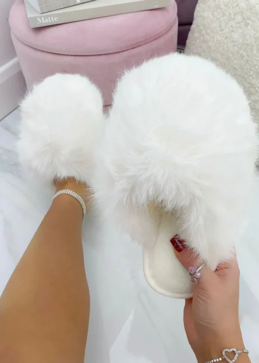 Love Lemonade White Ultimate Cosy Fluffy Slippers