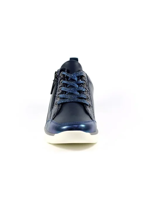 Lunar Blue Kiley Trainer