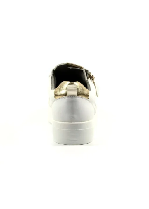 Lunar White Nia Trainer