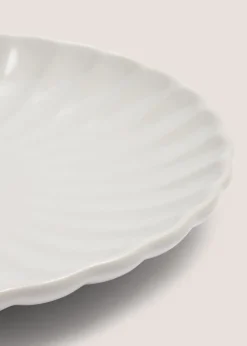 Natural Scalloped Dinner Plate