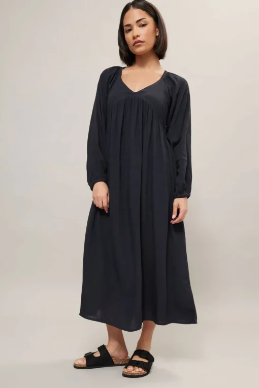 Pixiegirl Petite Black Woven Tie Back Smock Dress