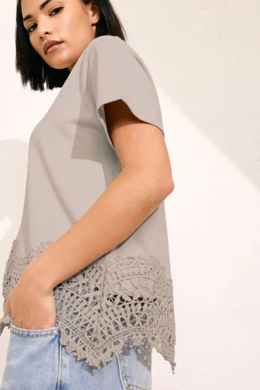 Pixiegirl Petite Stone Brown Crochet Hemline T-Shirt